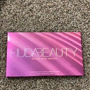 Huda Beauty Eyeshadow Palette